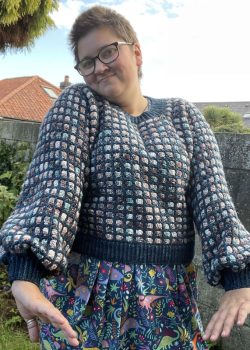 Bee @beesbusyfingers-15