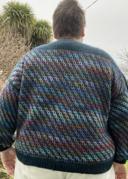 Bee @beesbusyfingers-15