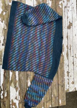 Bee @beesbusyfingers-17