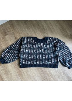 Bee @beesbusyfingers-18