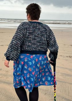 Bee @beesbusyfingers-9