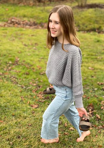 Cosmopolitan-Sweater-Crochet-Pattern-Tester-Heidi-@hjoybyler-Size-2-(5)