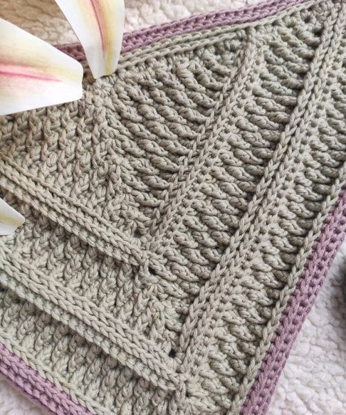 Cosmopolitan Kerchief crochet pattern